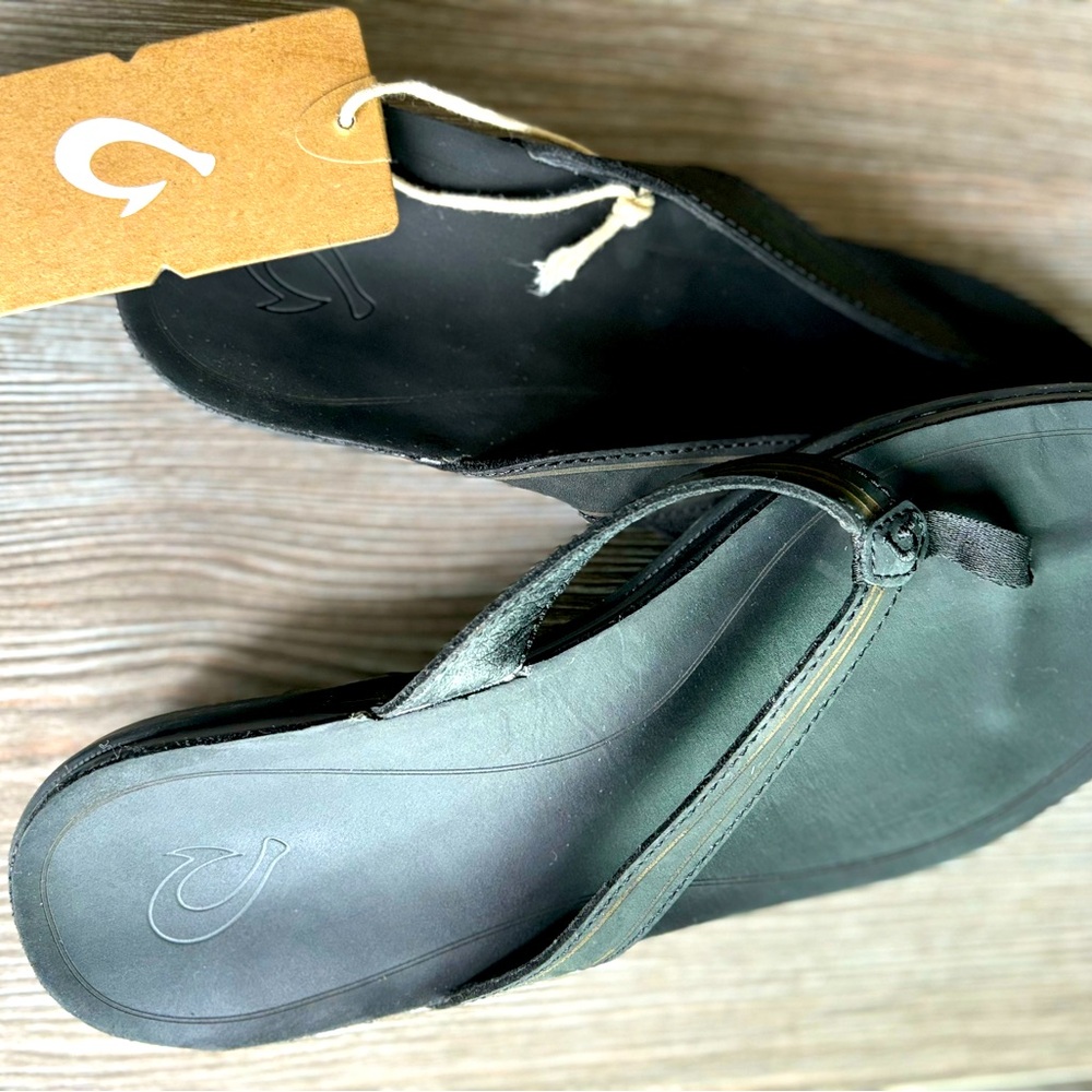 Olukai "Aukai" Black Flip Flop